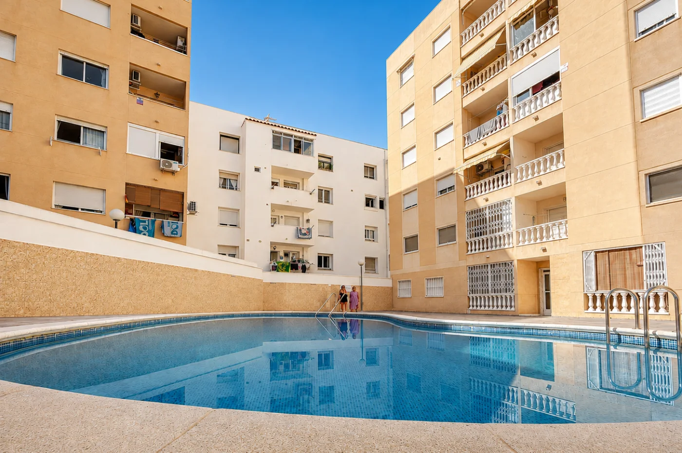 Playa de los Locos! Apartamento impecable con amplia terraza + Piscina + 2 Garajes incluidos + Trastero (120 metros playa)