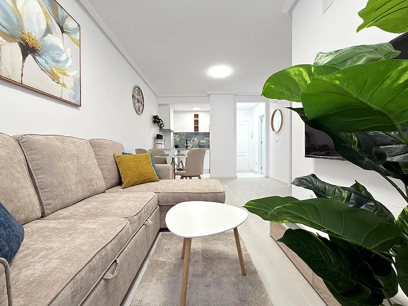 Calidad/Precio! Espectacular apartamento completamente reformado con preciosa piscina comunitaria a 650 mts de la playa del cura