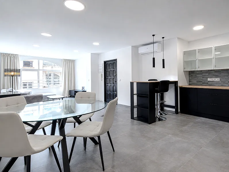 Edificio Galeon! Exclusivo apartamento con reforma a estrenar y excelente distribución de espacios + Preciosa piscina comunitaria