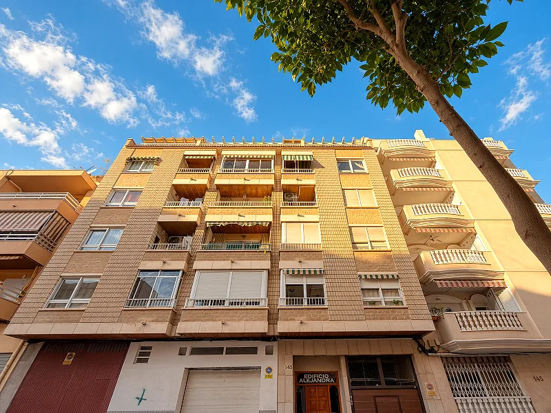 Caballero de Rodas! Amplio apartamento reformado + Terraza orientación sur a 300 metros de la playa del cura