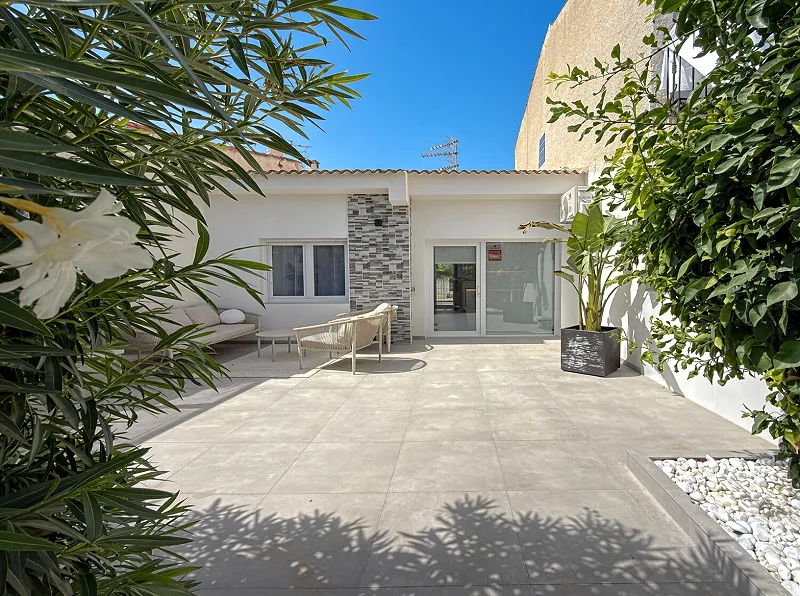 Magnífico Bungalow completamente reformado a estrenar con 2 amplias terrazas + Piscina comunitaria