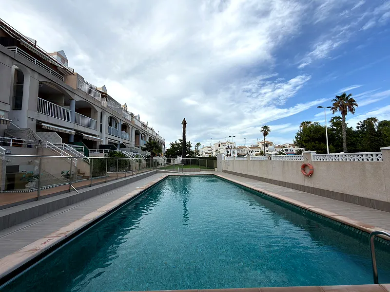 Frutales! Espectacular bungalow con 2 amplias terrazas en urbanización exclusiva con piscina comunitaria (700 mts playa)